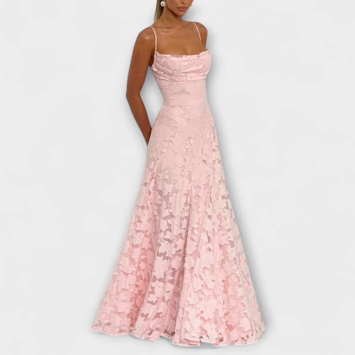 Kairi - Vestido maxi elegante con encaje floral y tirantes finos
