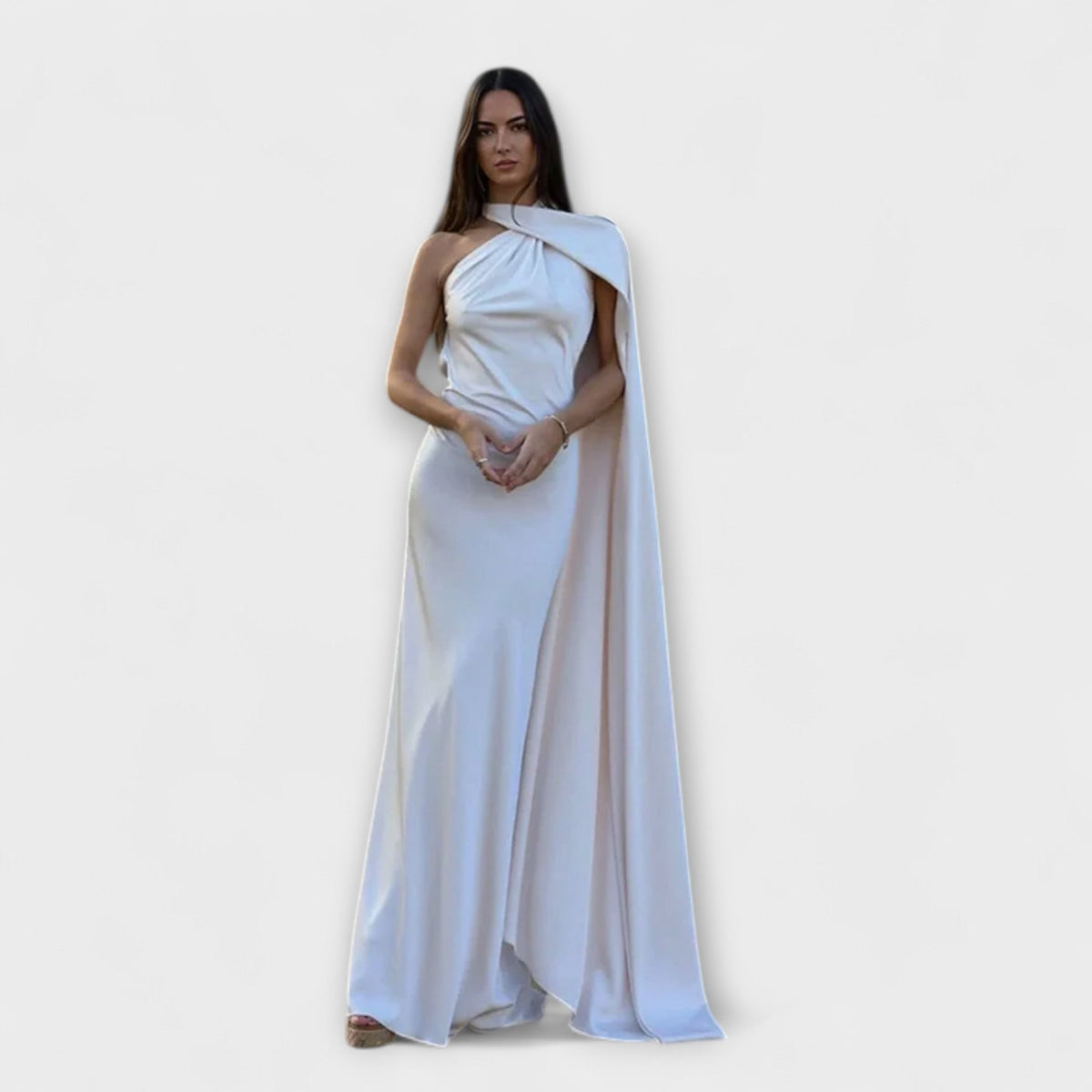 Vestido maxi elegante con hombros descubiertos y lazo al cuello